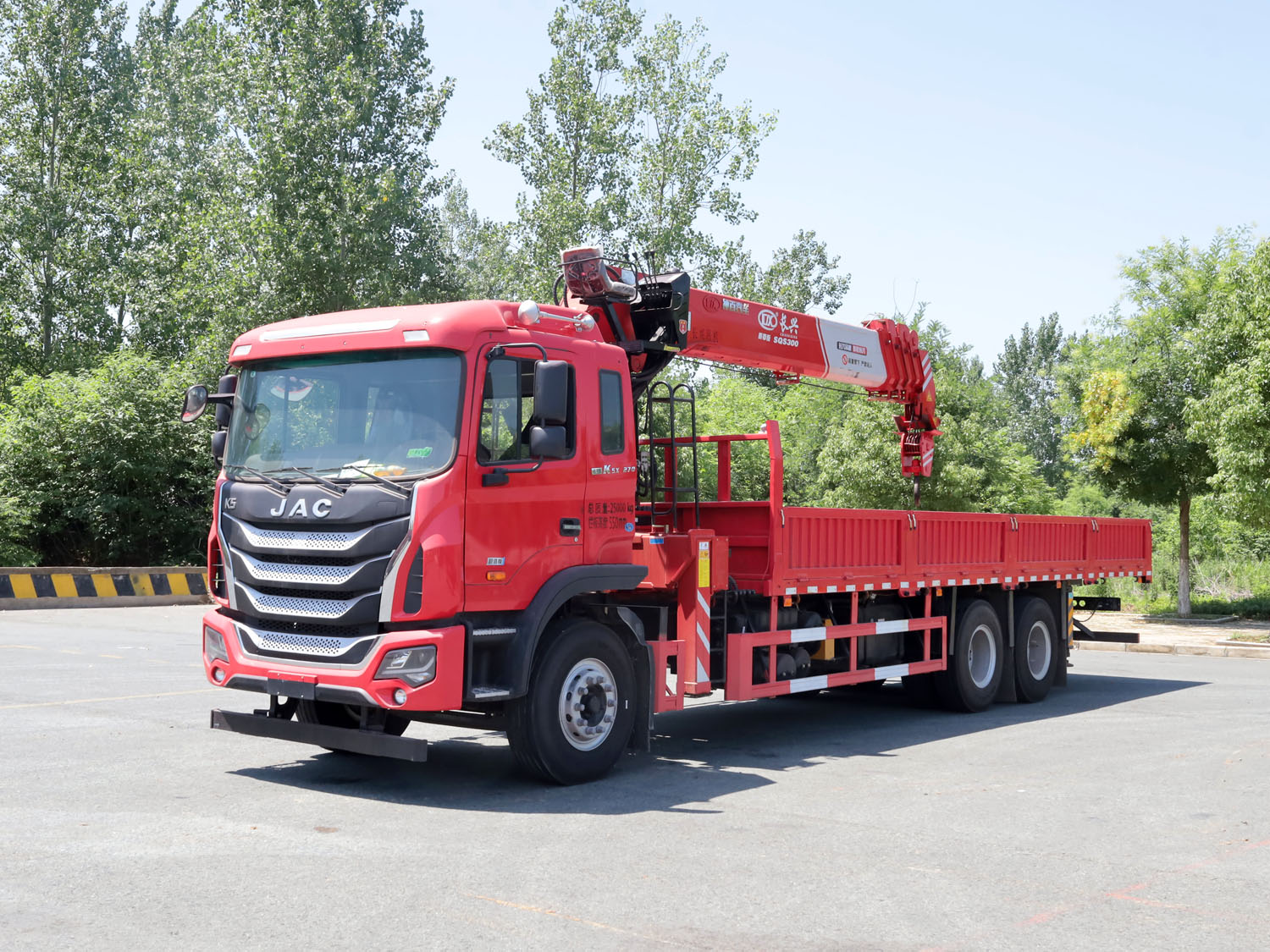 江淮格爾發(fā)K5W后八輪上裝長興質(zhì)尊版12噸直臂式吊機